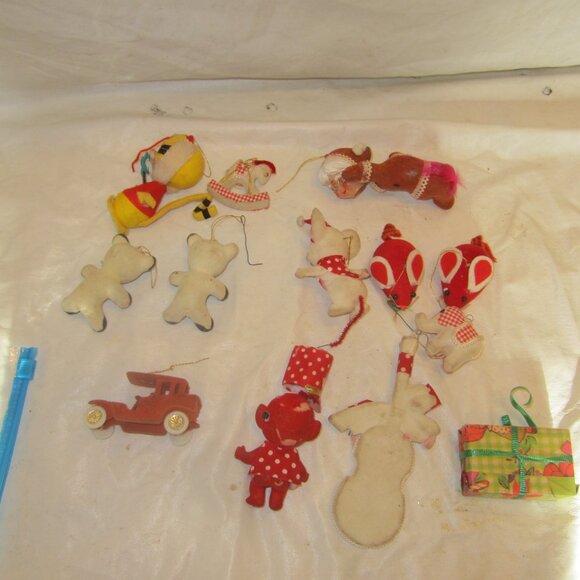 VTG FLOCKED ORNAMENTS, SET OF 12, OLD TYPE ORNAMENTS - Picture 7 of 7
